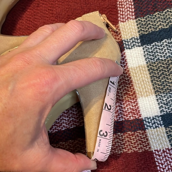 X appeal women’s heels 8 stiletto Tan Cutout detail 3.5” zip up casual business - Picture 6 of 8